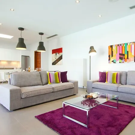 Jimena Villa *